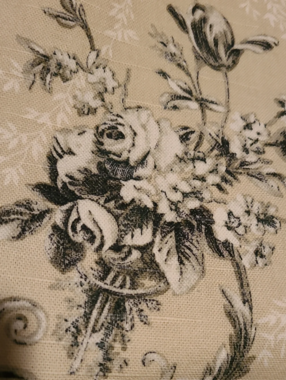 Fabric Upolstry Drapery Toile Scrolling Damask Sewing Crafts 3 Yards Cream Taupe